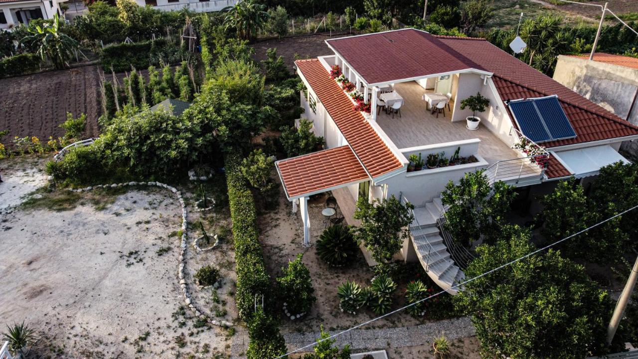Michelino House Bed & Breakfast Паргелия Екстериор снимка