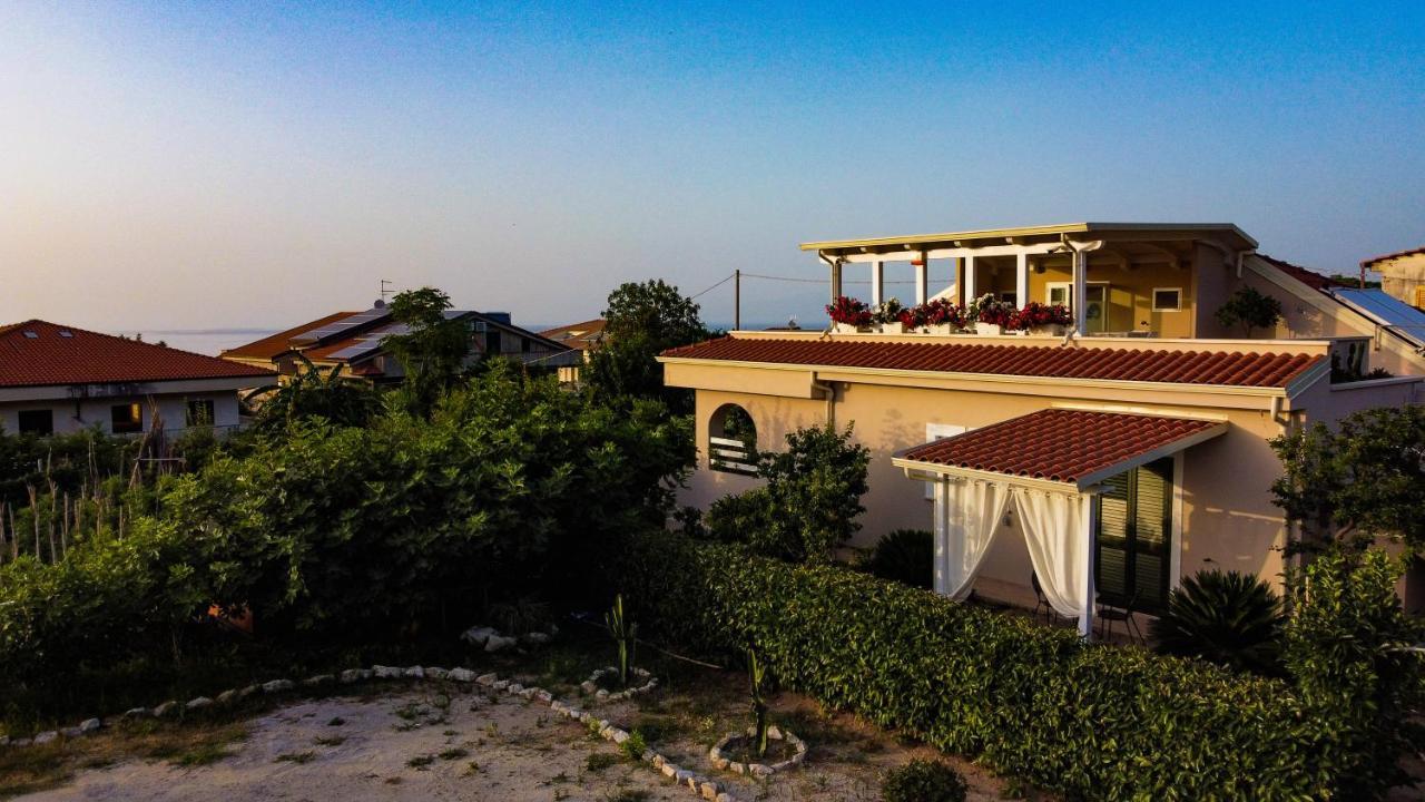 Michelino House Bed & Breakfast Паргелия Екстериор снимка