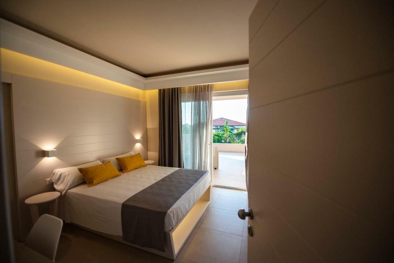 Michelino House Bed & Breakfast Паргелия Екстериор снимка