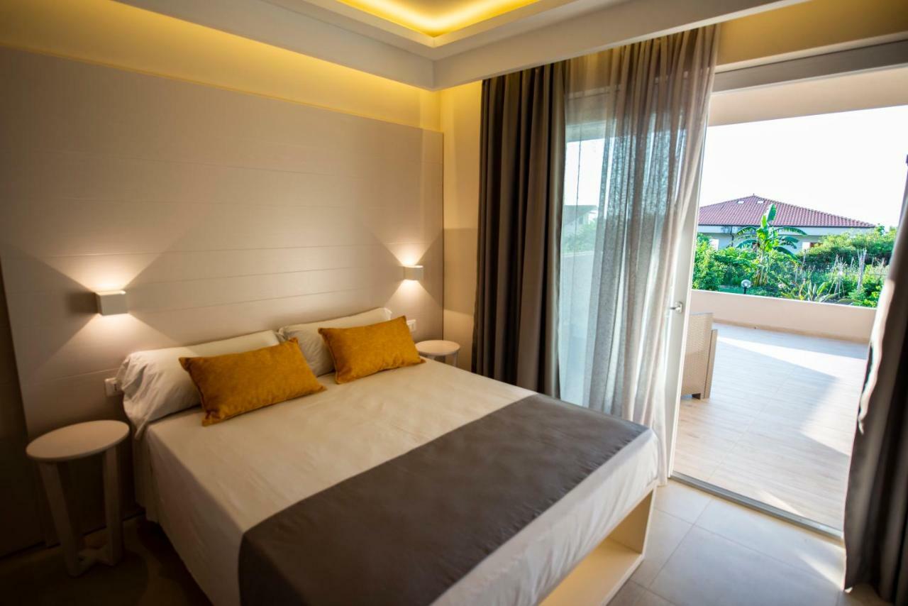 Michelino House Bed & Breakfast Паргелия Екстериор снимка