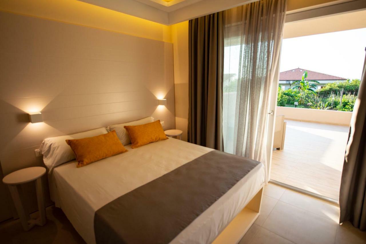 Michelino House Bed & Breakfast Паргелия Екстериор снимка