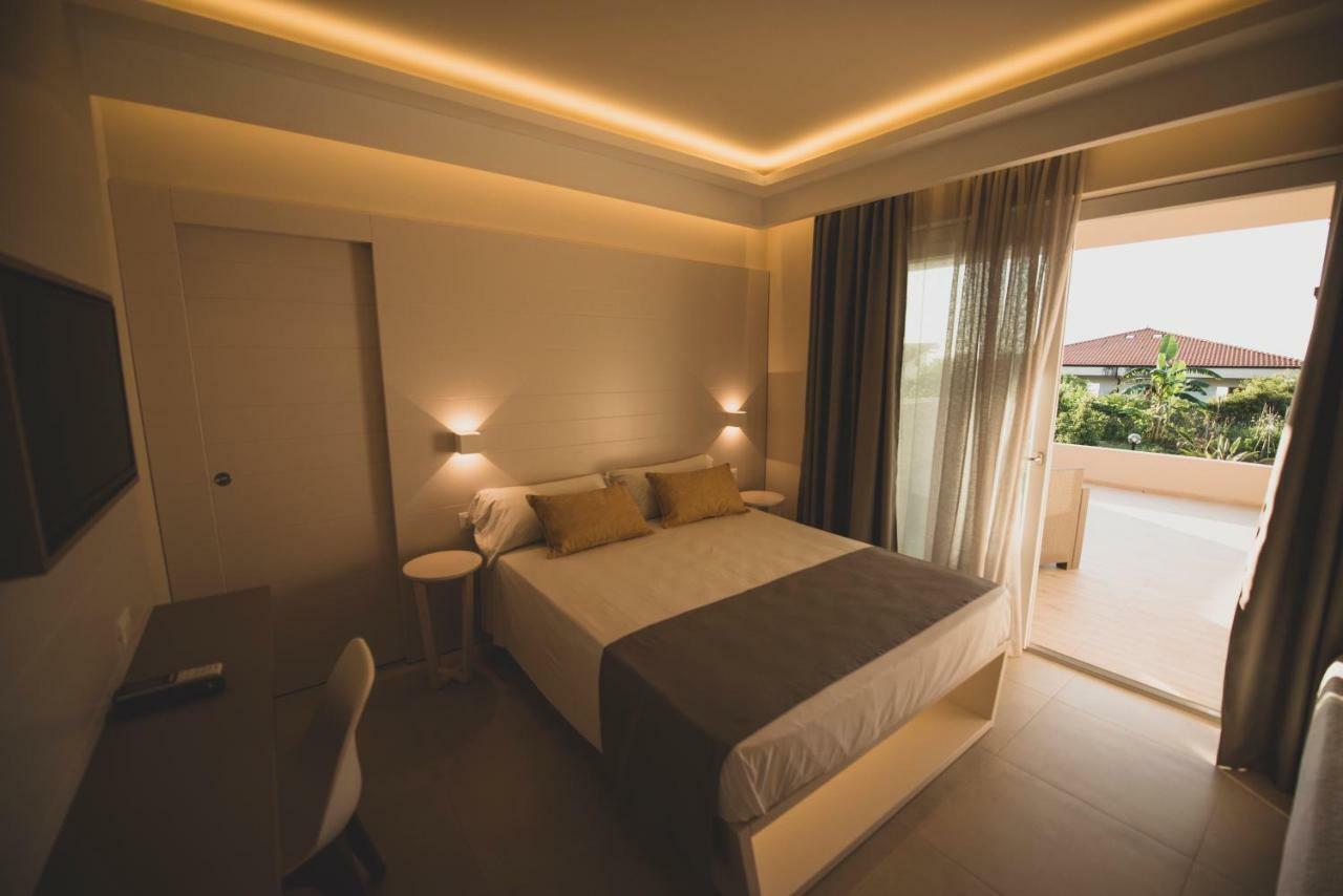 Michelino House Bed & Breakfast Паргелия Екстериор снимка