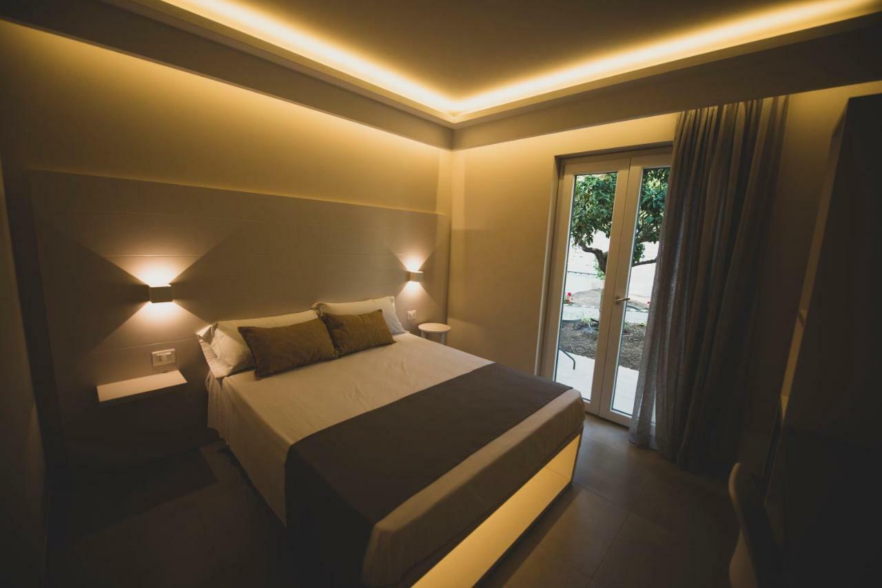 Michelino House Bed & Breakfast Паргелия Екстериор снимка