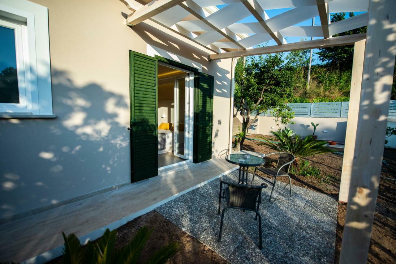Michelino House Bed & Breakfast Паргелия Екстериор снимка