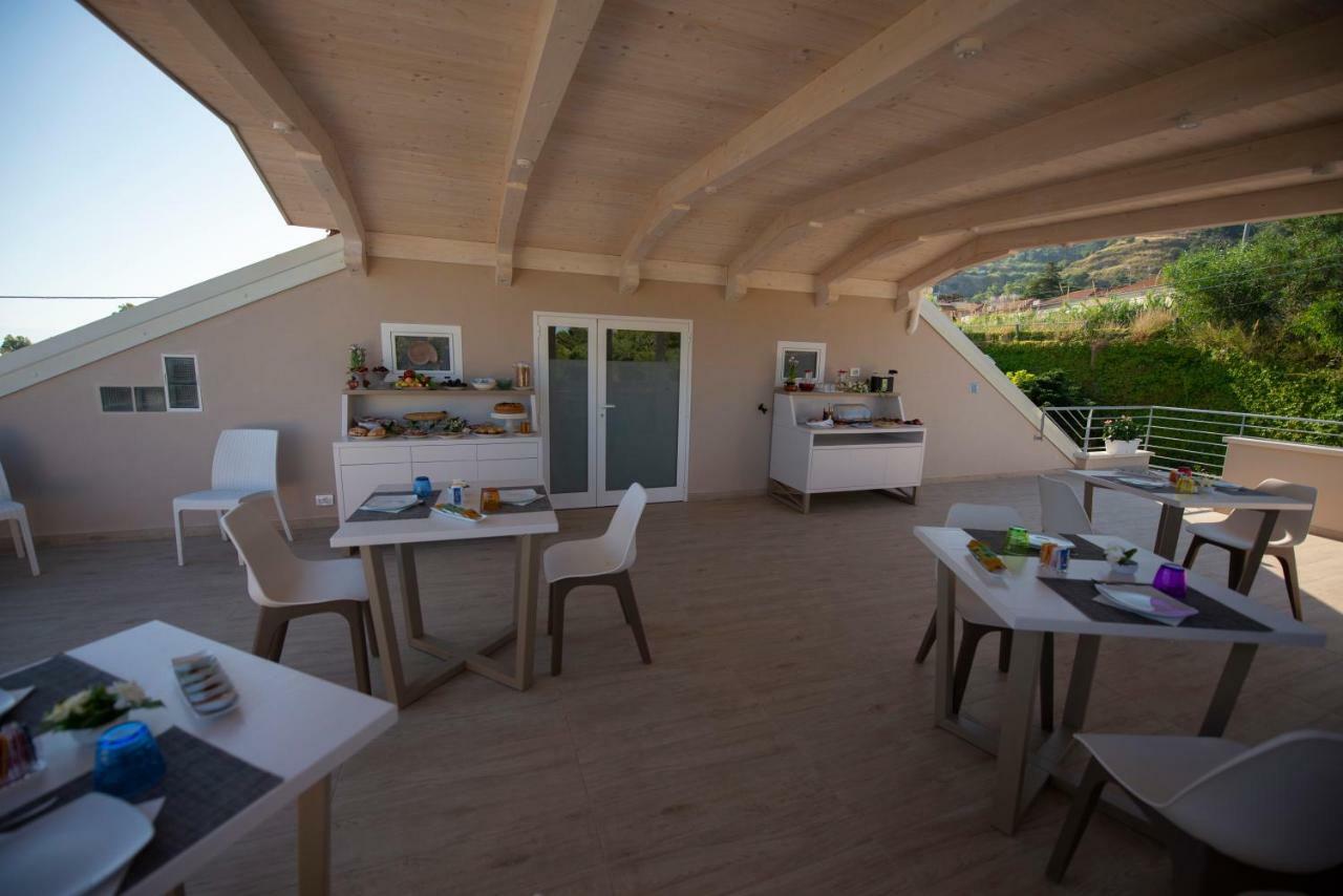 Michelino House Bed & Breakfast Паргелия Екстериор снимка