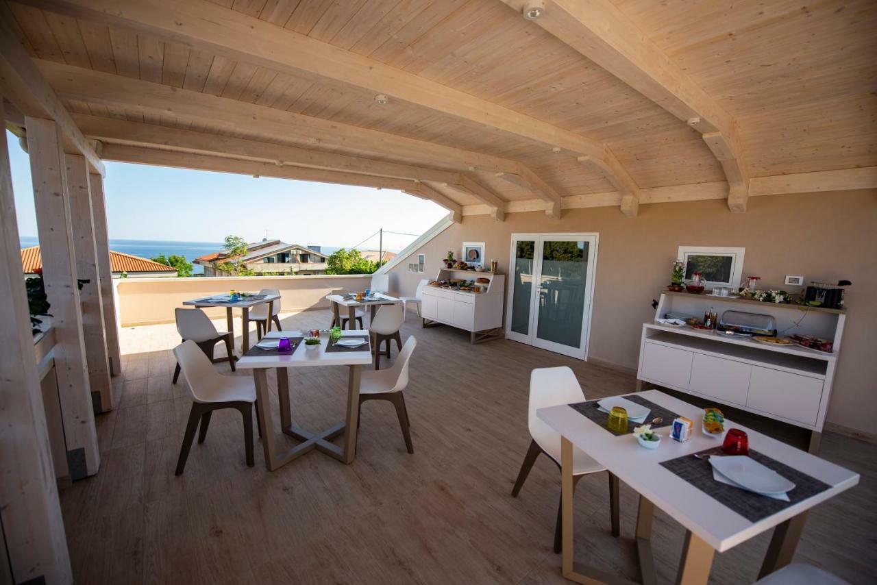 Michelino House Bed & Breakfast Паргелия Екстериор снимка
