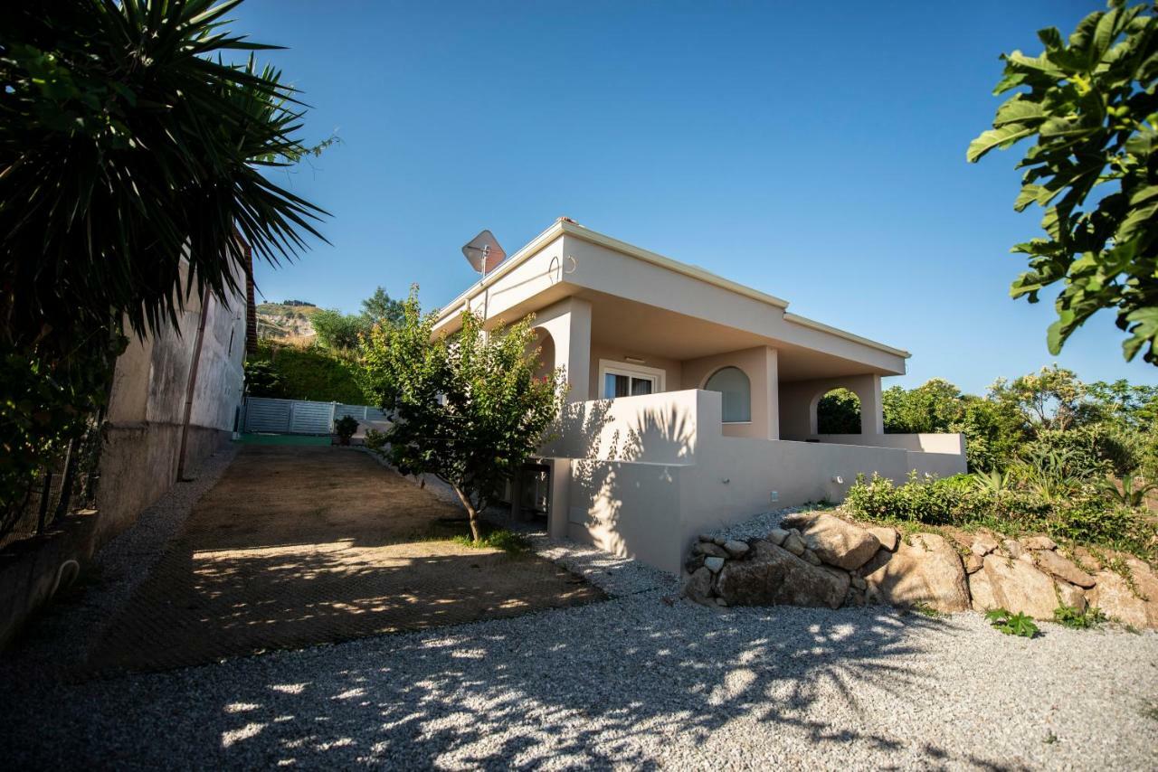 Michelino House Bed & Breakfast Паргелия Екстериор снимка