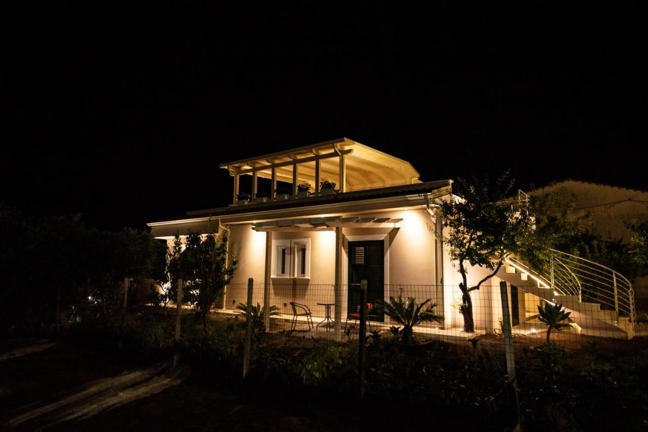 Michelino House Bed & Breakfast Паргелия Екстериор снимка