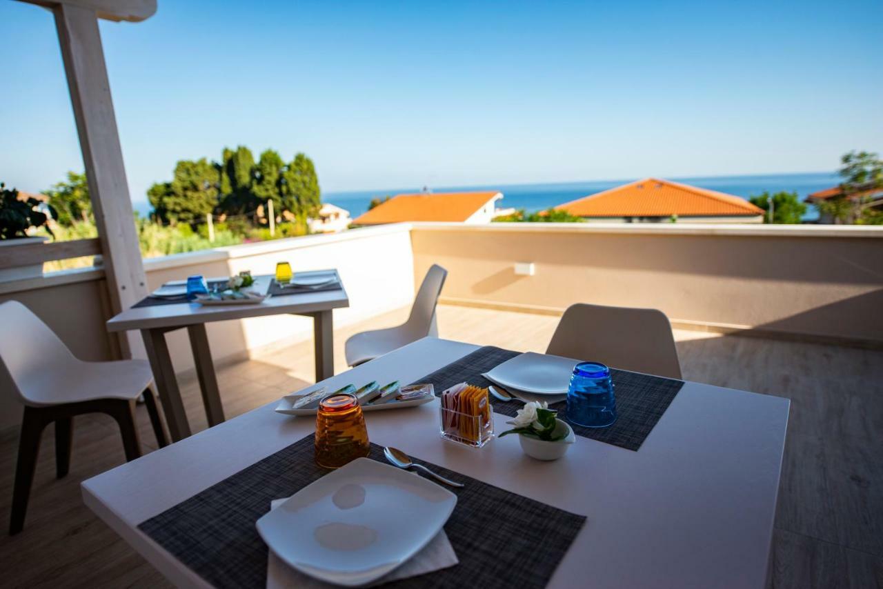Michelino House Bed & Breakfast Паргелия Екстериор снимка